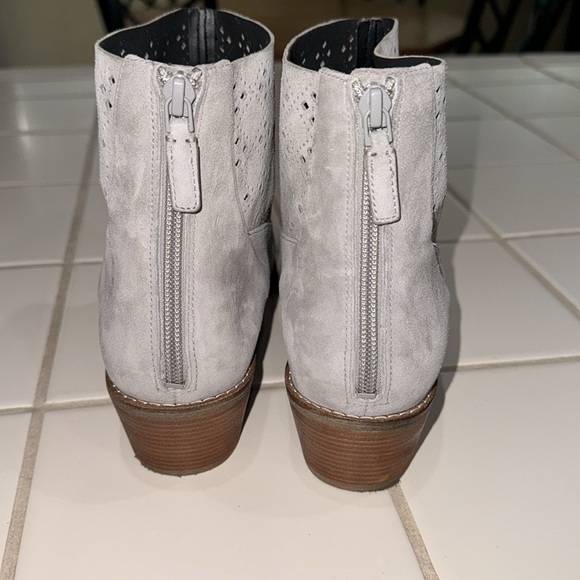 Cole Haan Jayne Lasercut Suede Bootie - Gray - Size 10.5 - Picture 3 of 11
